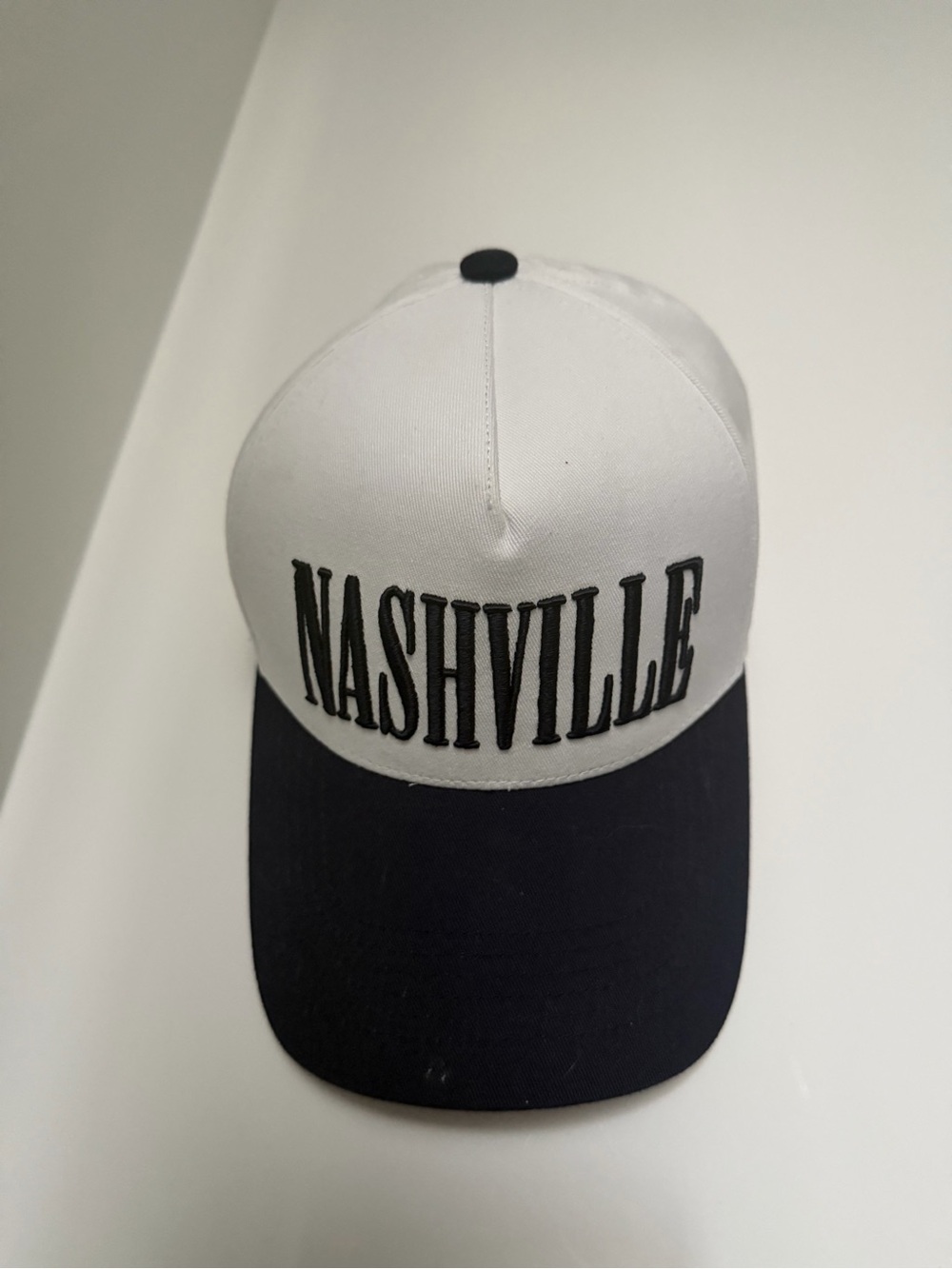 NASHVILLE Two-Tone Baseball Cap - White & Navy